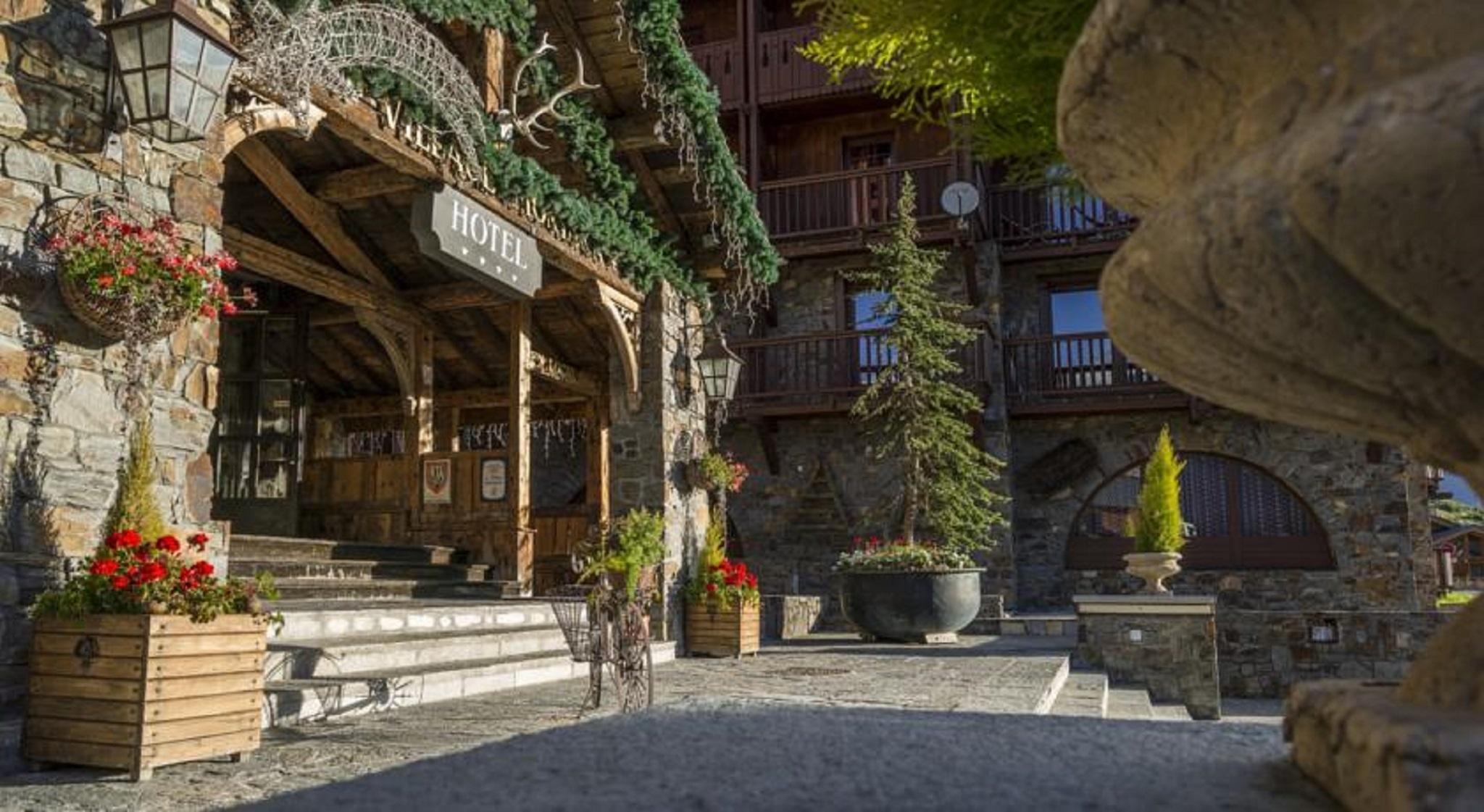 Hotel Village Montana By Les Etincelles Tignes Ngoại thất bức ảnh